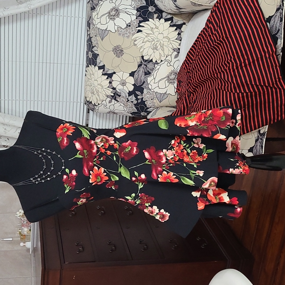 B. DARLIN cocktail dress sz 1/2 black